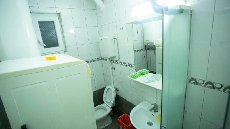 Private Cozy Room 1 With Shared Kitchen In Appartment, Downtown Beograd Ngoại thất bức ảnh
